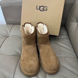 NWT UGG Australia Authentic Women Short Bailey Leather Bow Boot 1174511 Size 7
